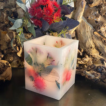 Load image into Gallery viewer, Bush Flora - Wax Lanterns Australiana