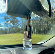 Load image into Gallery viewer, Gardenia Jasmine - Fragrant Car Diffuser
