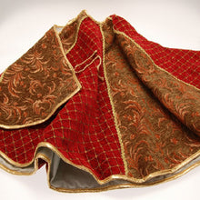 Load image into Gallery viewer, Deluxe Tree Base Skirt. Fully Lined. 120cm