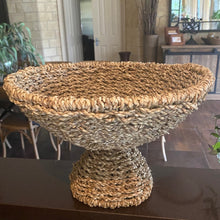 Load image into Gallery viewer, Hyacinth Rope Fruit Basket / Pot Plant Stand. Natural.
