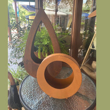 Load image into Gallery viewer, Rustic Round Footed Planter.
