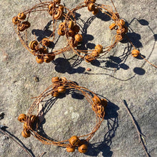 Load image into Gallery viewer, Bell and Wire Rusted Garland. 180cm

