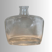 Load image into Gallery viewer, Reed Diffuser 350ml Elegance Glass Bottle.

