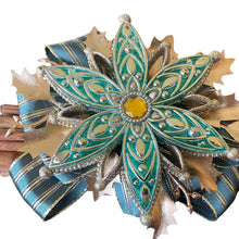 Load image into Gallery viewer, Cinnamon Sticks. Christmas Snowflake. Fragrant Quills. 23cm Aqua Gold
