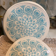 Load image into Gallery viewer, Placemat 38cm Round Mandala Aqua on White
