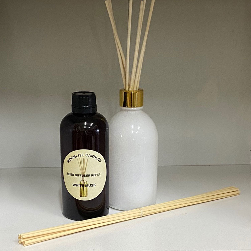 White Musk - Reed Diffusers Refill Fragrance 300ml Bottle + Set of Reeds